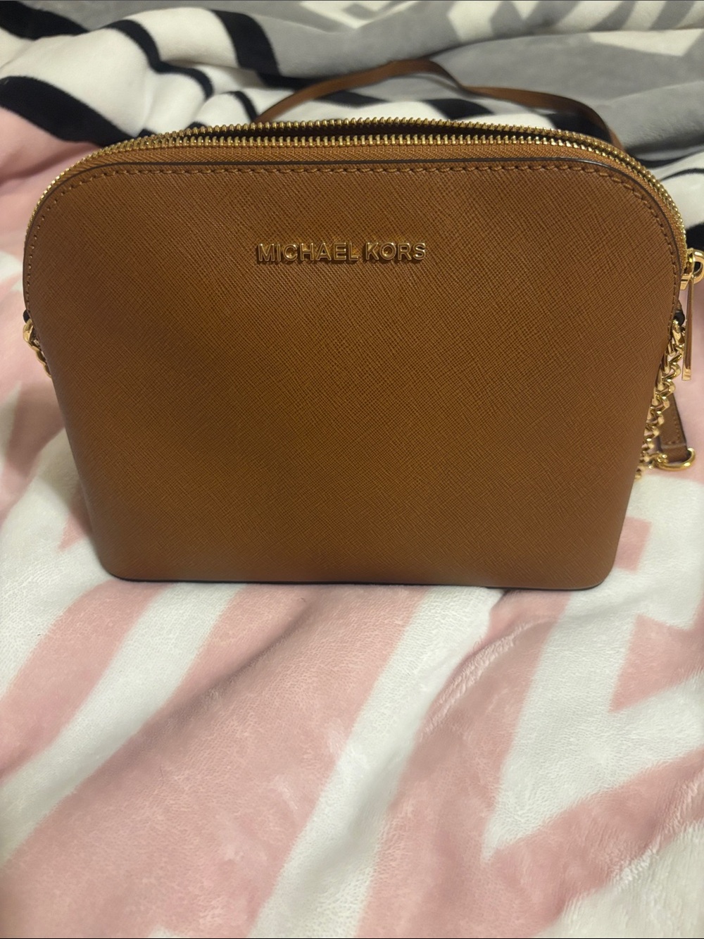 Michael Kors Leather Crossbody bag